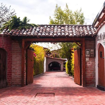 Bamboo Village Place Tumbaco Exterior foto